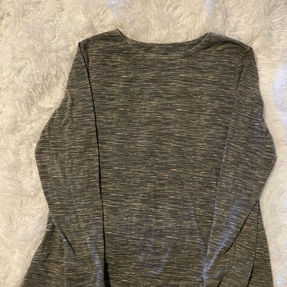 Women’s gray sweatshirt from Croft and barrow.